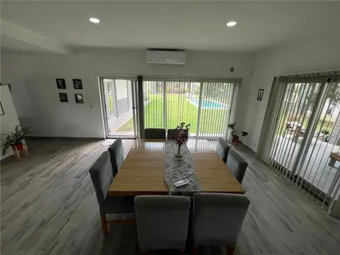 Casa en Venta con 2 cocheras