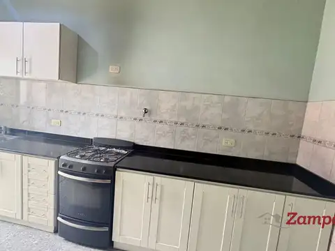 Casa 5 ambientes con 1 baño