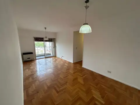 TRES AMBIENTES EN VENTA EN AVELLANEDA