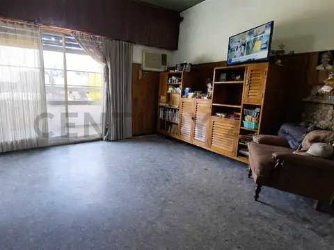 real 800, Piso 0