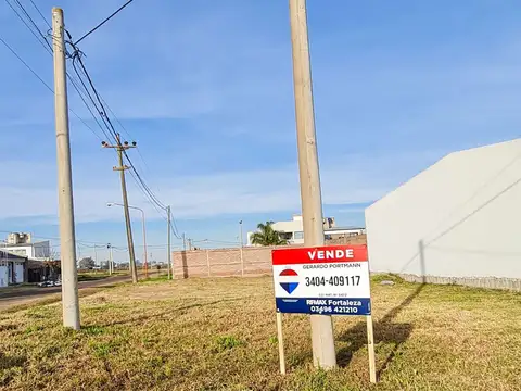 VENTA TERRENO en esquina de 315 m² en Frank.