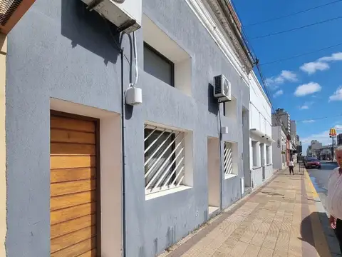 VENTA CASA + 2 DEPARTAMENTOS PLENO CENTRO TANDIL
