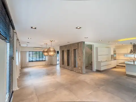 Casa 6 ambientes con 3 baños