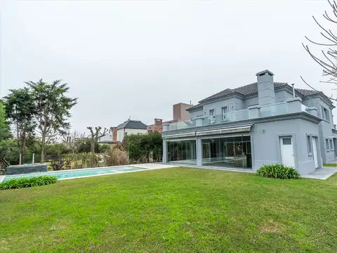 VENTA CASA NUEVO QUILMES 5 AMB + DEPENDENCIA