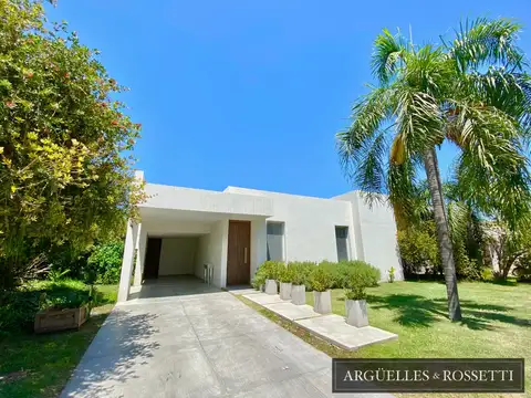 Avenida Fuerza Aérea al 3100