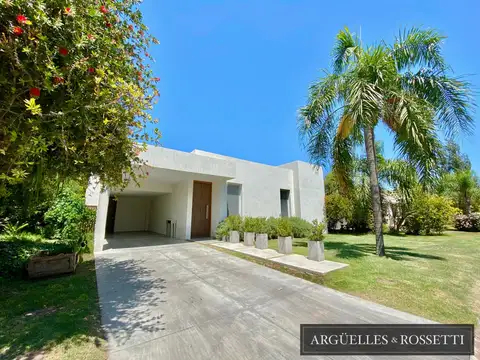 Casa 3 Dormitorios Funes Hills Cadaqués