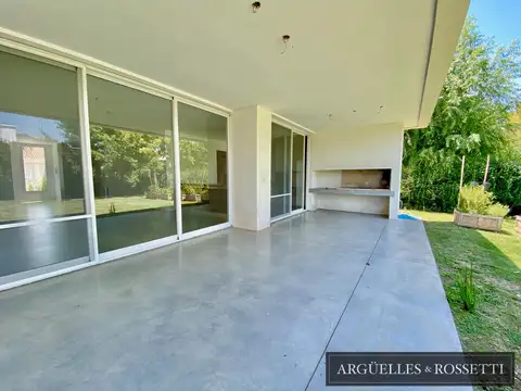 Casa en Venta en Funes, USD 520.000