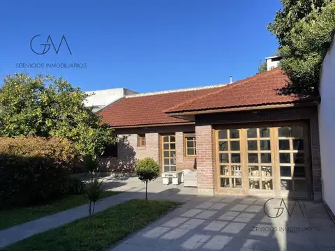 Casa 5 ambientes con 3 baños