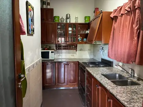 CASA 3 DORM + DEPTO 2 AMB. LOTE 330MTS P.NOGUES