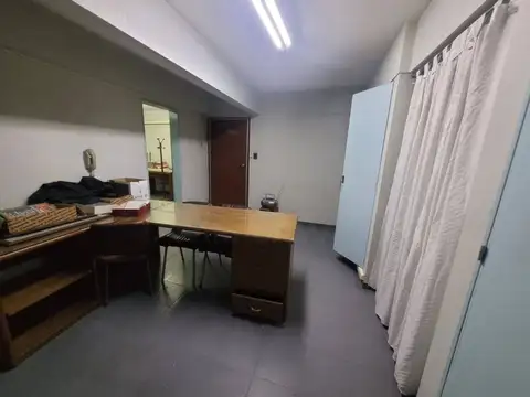 Oficina 2 ambientes con 2 baños