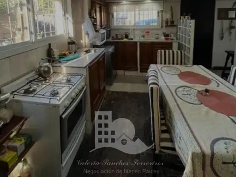 Casa a la venta en Gutierrez 3 ambientes