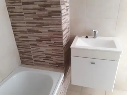 Departamento en Alquiler con 1 cochera