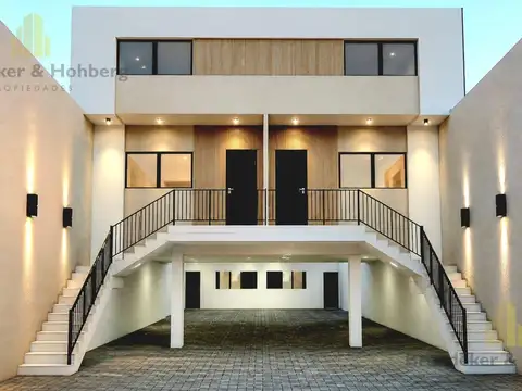 Casa tipo triplex de 5 ambientes con Jardin y Terraza