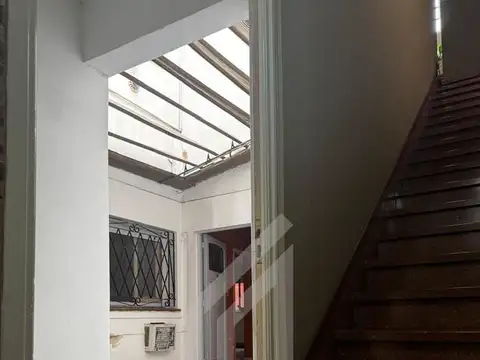 Depto Tipo Casa en Venta en Versalles, USD 144.000