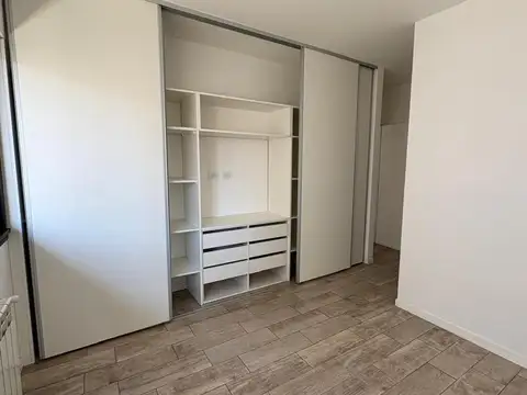 Departamento en Alquiler con 1 cocheras