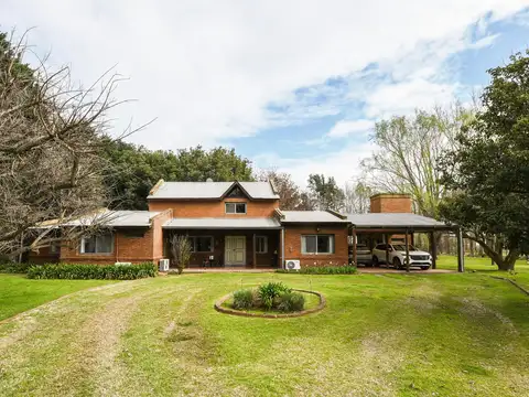 Chalet en venta en Barrio Privado Los Raigales, Funes | 3 dormitorios | Parque de 4.942 m² y pileta