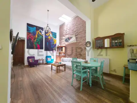 VENTA CASA SOBRE LOTE PROPIO DE CINCO AMBIENTES EN COLEGIALES