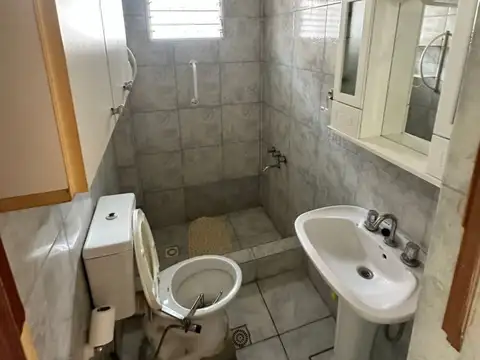 Depto Tipo Casa en Alquiler en Gregorio De Laferrere, $ 550.000