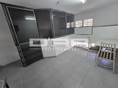 Local en Alquiler Via Pública