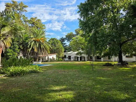 Ing. A. Sourdeaux (Monseñor de Andrea 866) Casa quinta con 4 dorm, pileta, parrilla, gran jardín. Lote 3396 m2