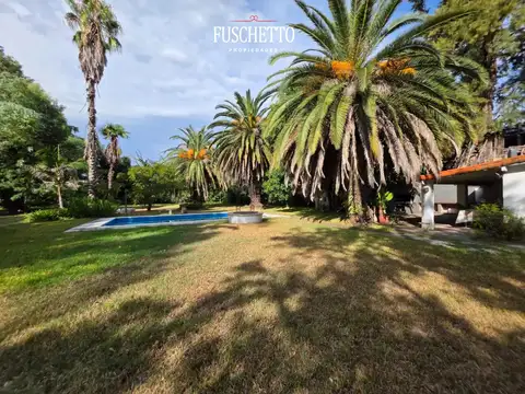 Casa 7 ambientes con 2 baños