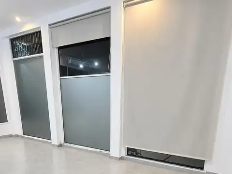 Local Comercial Ideal Oficina o Consultorio en Planta Alta en Venta. Martinez