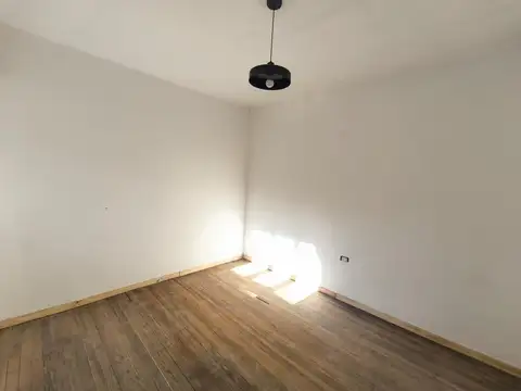 Casa en Alquiler con 1 cochera