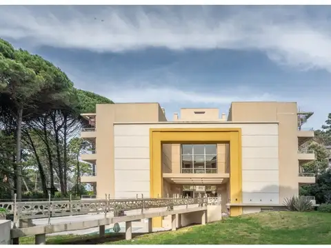 Departamento 2 Dormitorios con Pileta en Venta en Carilo