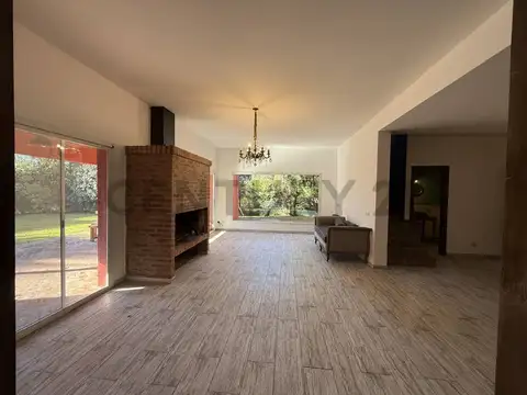 Casa de 7 ambientes 5 baños y amarra en Barrio San Isidro Labrador, Benavidez