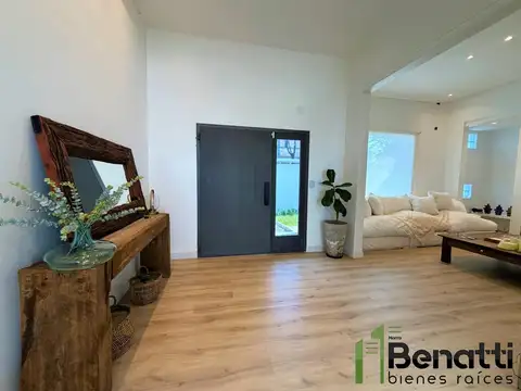 Casa 3 ambientes con 2 baños