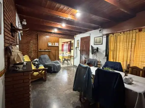 Casa en Venta con 3 cocheras