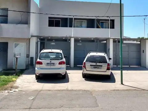 Duplex , 2 dormitorios con placares 2 baños ,cochera privad