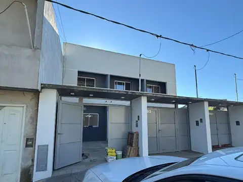 Duplex , 2 dormitorios con placares 2 baños ,cochera privad