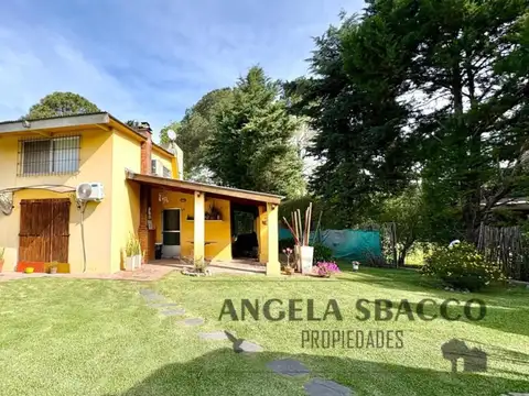 Casa 2 ambientes con 2 baños