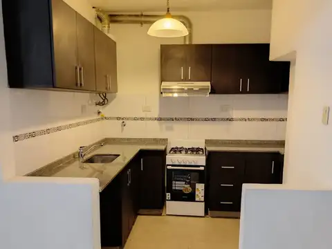 ALQUILO PH tipo casa 2 AMB PB **MUY BUENO**