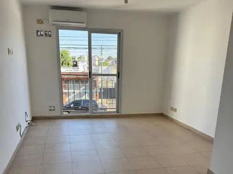 M Lainez 1500, Piso 1°