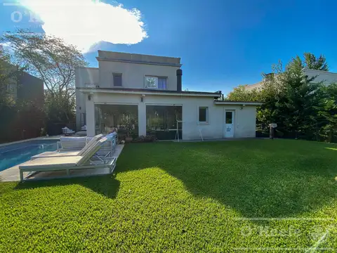 Casa en Alquiler en Countries y Barrios Cerrados en Berazategui, USD 3.000