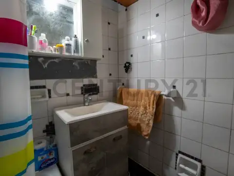 CASA EN VENTA EN LA PLATA TIPO PH EN PLANTA BAJA ACCESO INDEPENDIENTE APTO BANCO