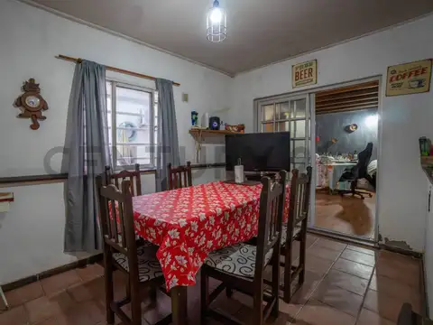 CASA EN VENTA EN LA PLATA TIPO PH EN PLANTA BAJA ACCESO INDEPENDIENTE APTO BANCO