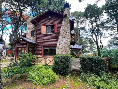 CASA 4 AMBIENTES EN VENTA SIERRA DE LOS PADRES 
