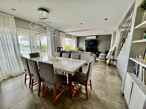 Casa en Alquiler de 4 dormitorios