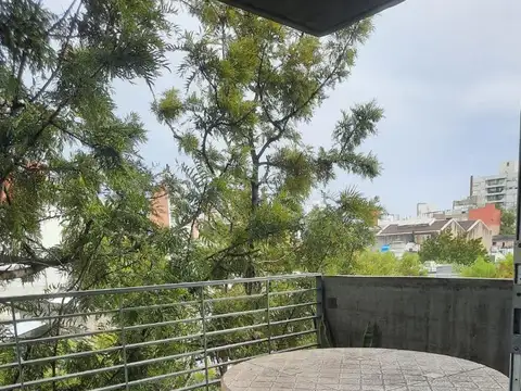 Dos dormitorios + 2 baños + cochera