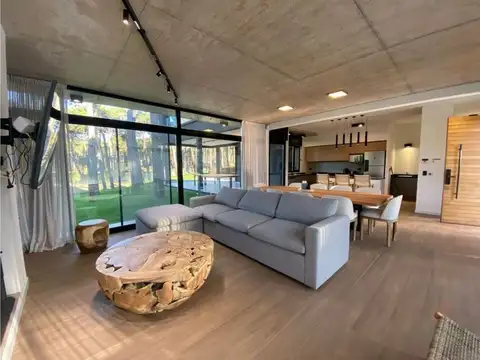 Cod 1002 – Casa de diseño minimalista en Barrio Pioneros (30)