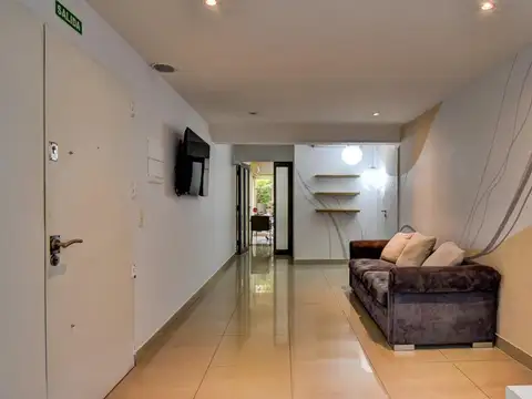 Avenida Pueyrredón  al 1700