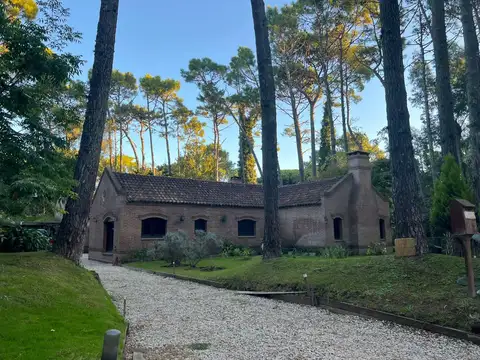 Casa 4 Dormitorios en Venta en Pinamar