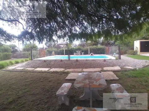 Casa 4 ambientes con 2 baños