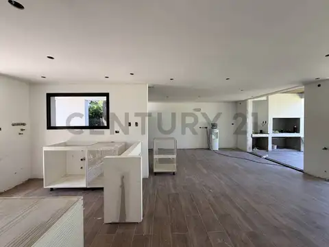 Casa 3 ambientes con 2 baños