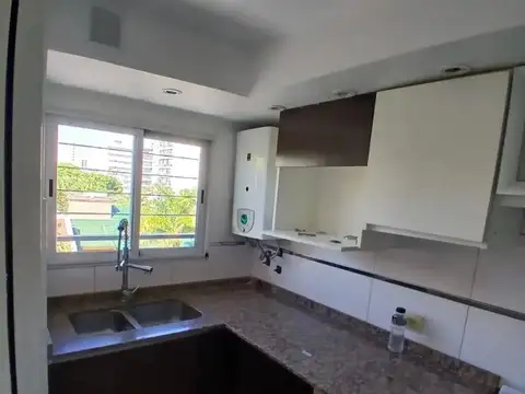 Departamento en Alquiler en Villa Ballester, $ 900.000