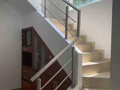 Casa 4 ambientes con 3 baños