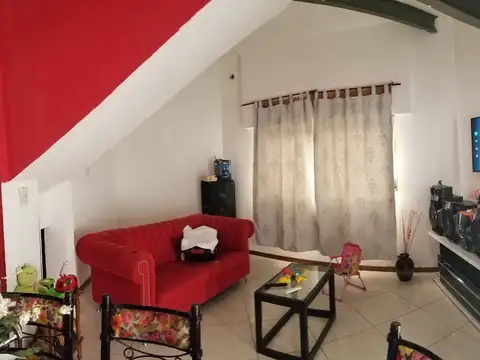 Casa 15 ambientes con 3 baños